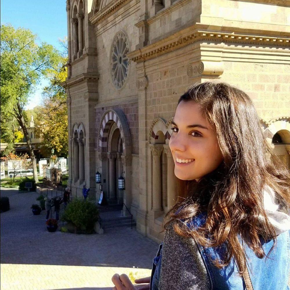 Meet your Posher, Danika